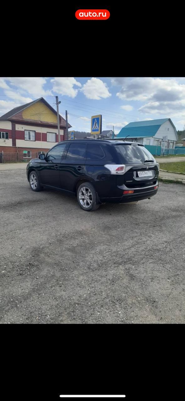 Mitsubishi Outlander 3 поколение 2013 — Все фото