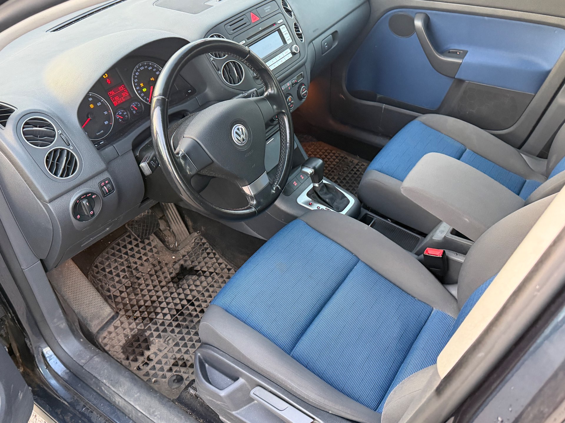 Volkswagen GОLF РLUS, 2008 — Салон