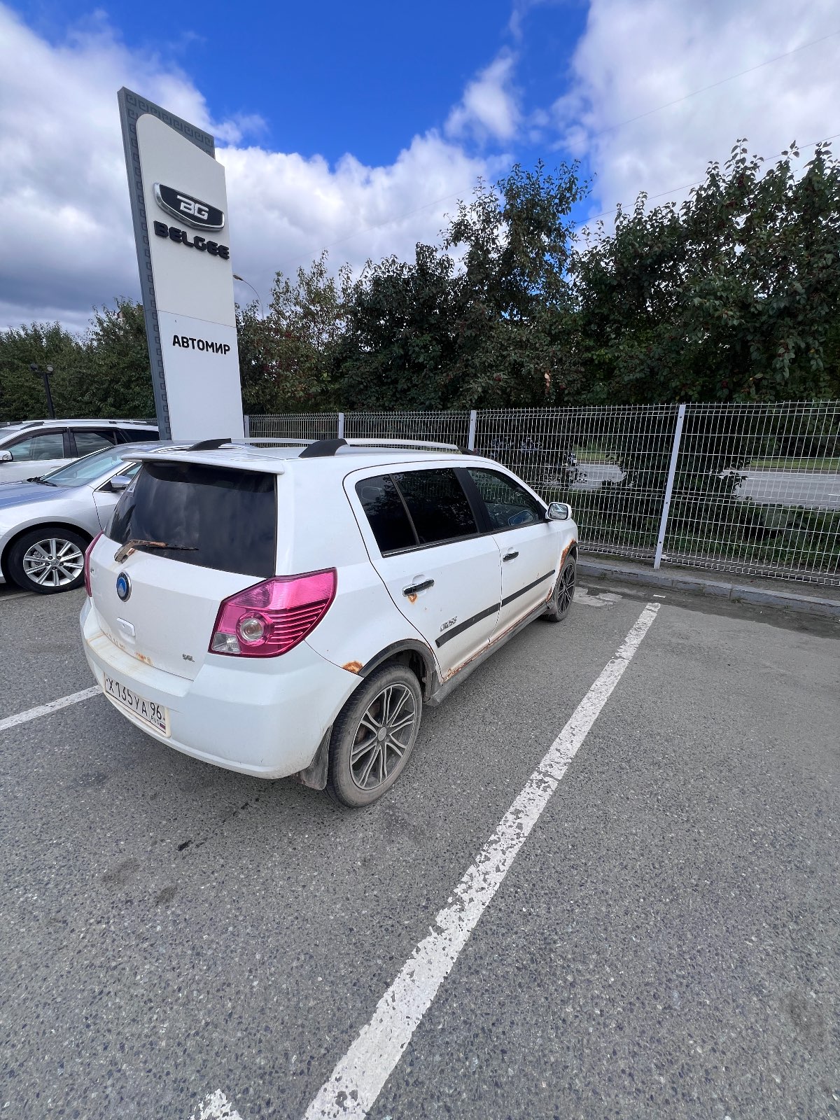 Geely MK Cross, 2013 — Снаружи