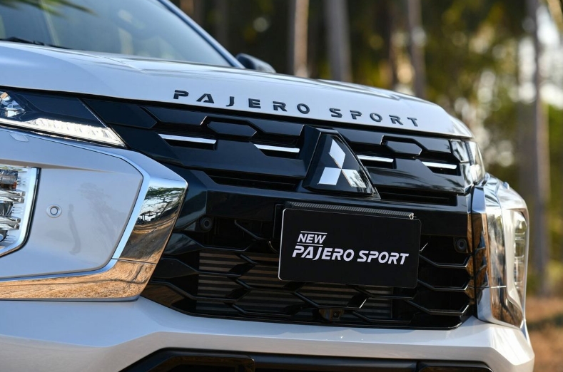 pajero sport 2.jpg