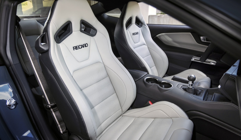 ford-mustang-08.jpg ford-mustang-08.jpg