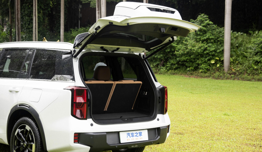 Trumpchi ES9 2.jpg Trumpchi ES9 2.jpg