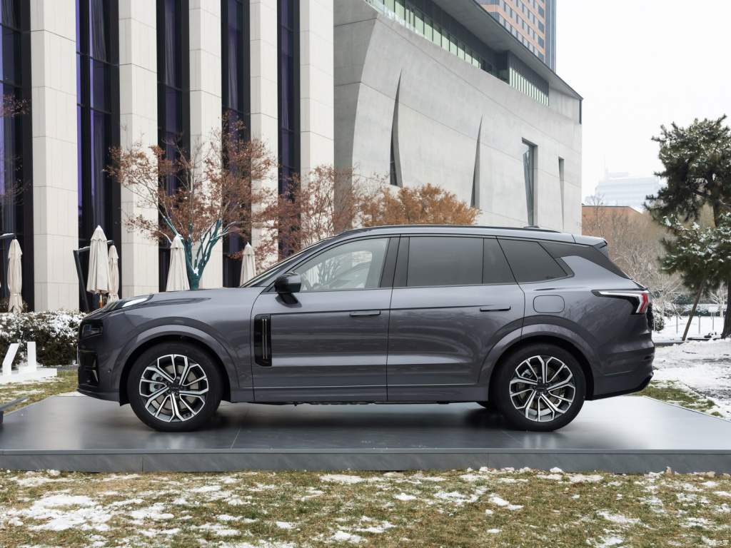 Lynk & Co. 09 EM-P 2.jpg