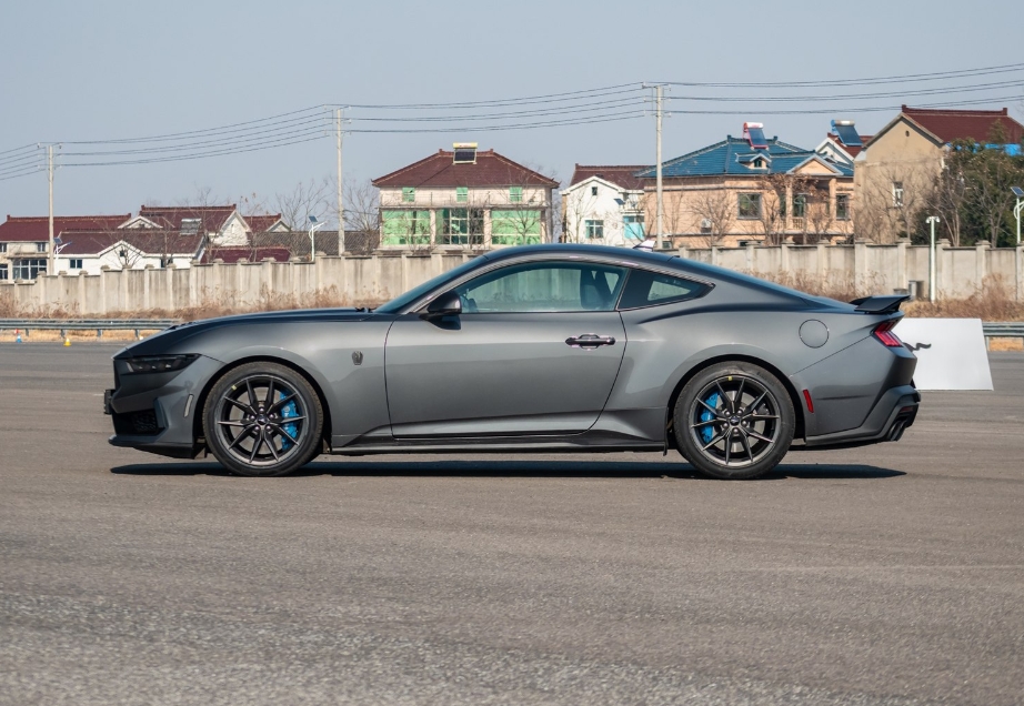 Ford Mustang 1.jpg Ford Mustang 1.jpg