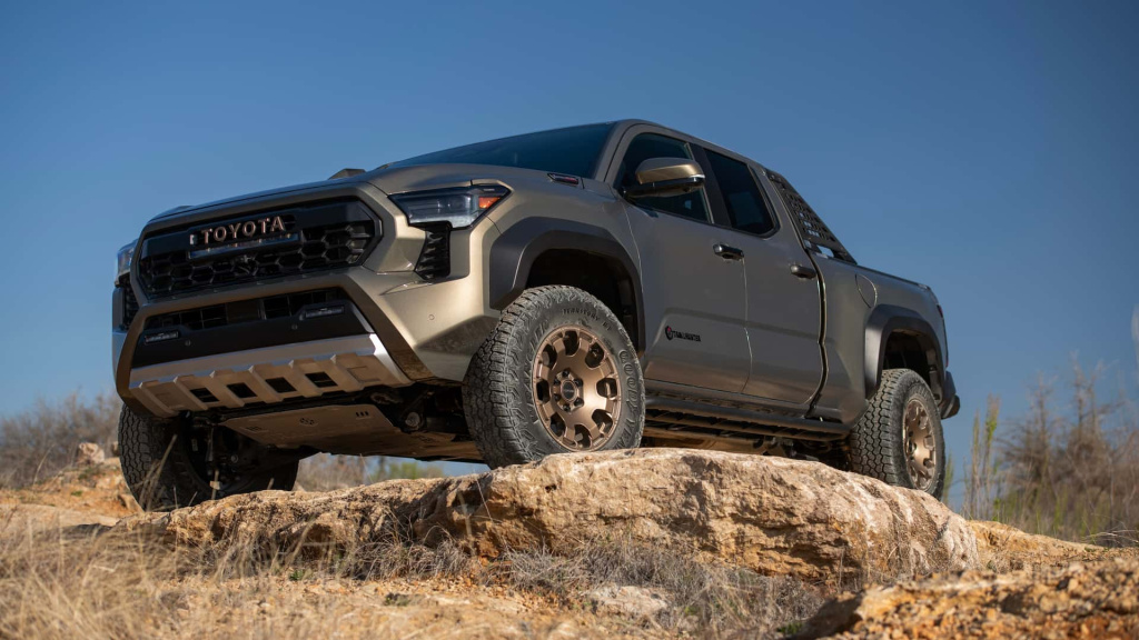 2024-toyota-tacoma-hybrid-first-drive.jpg