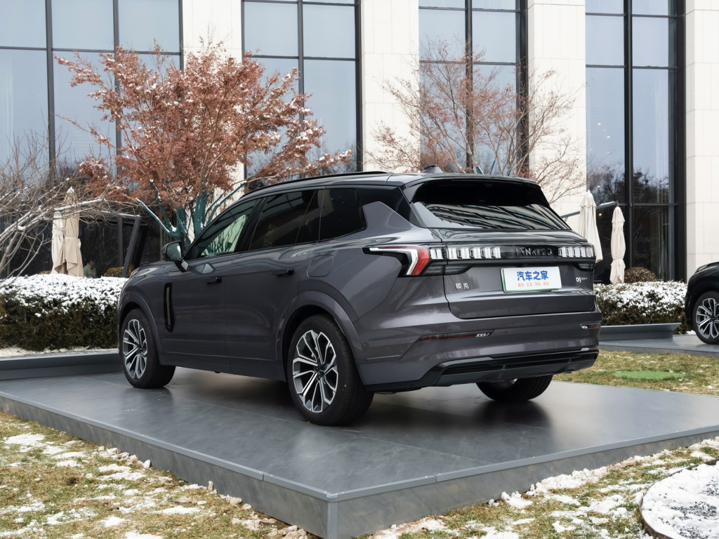 Lynk & Co. 09 EM-P 3.jpg