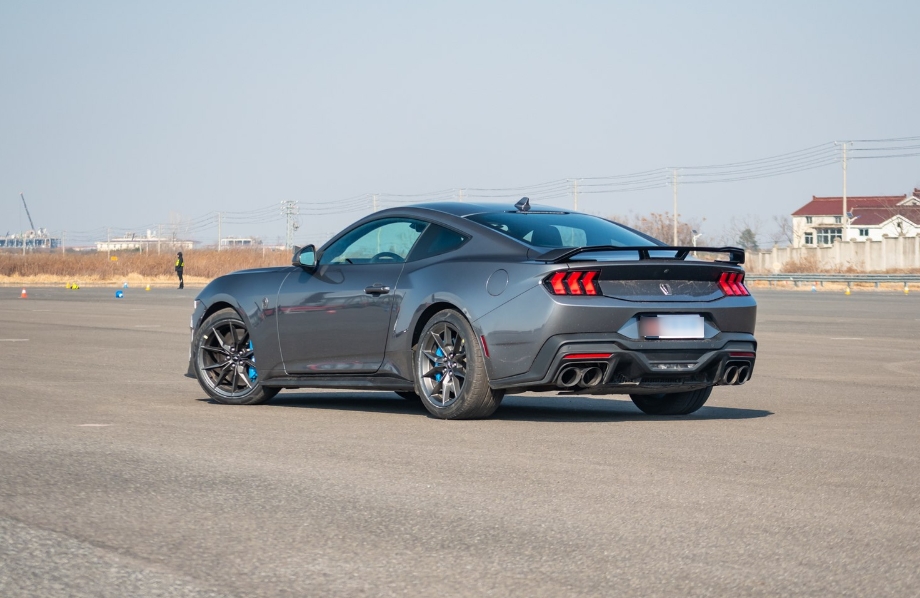 Ford Mustang 2.jpg Ford Mustang 2.jpg