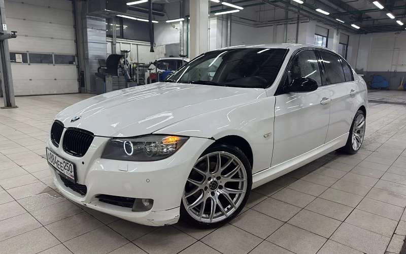 BMW 318, 2010