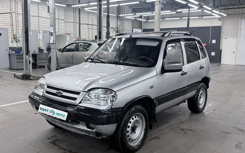 Chevrolet Niva, 2004
