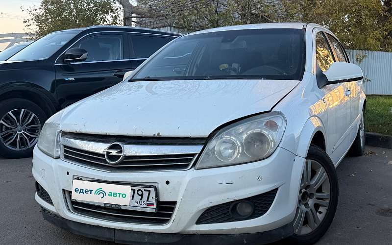 Opel Astra, 2010